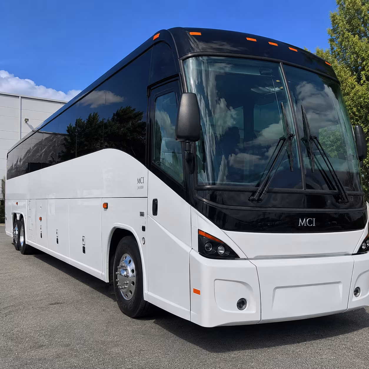 Delray Beach Airport Shuttle & Transportation party bus exterior