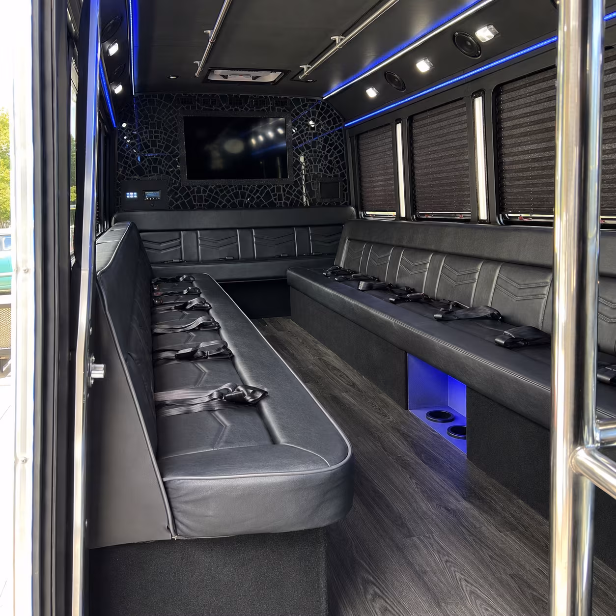 Delray Beach Birthday, Sweet 16, & Quinceañera Transportation party bus exterior