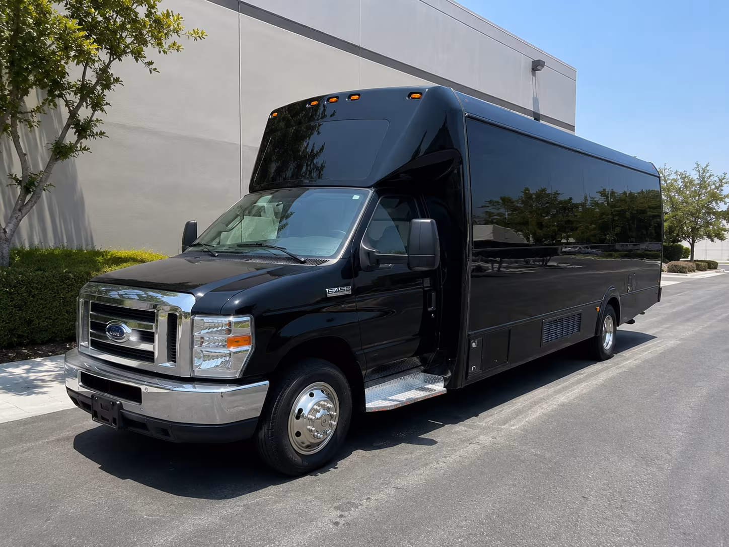 Delray Beach Winery Tour & Pub Crawl Transportation party bus exterior